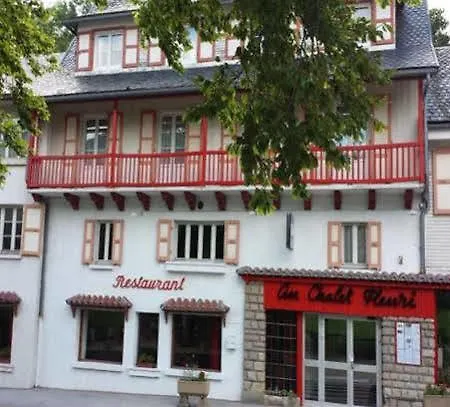 Au Chalet Fleuri Hotel